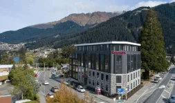 	Ramada Queenstown Central 