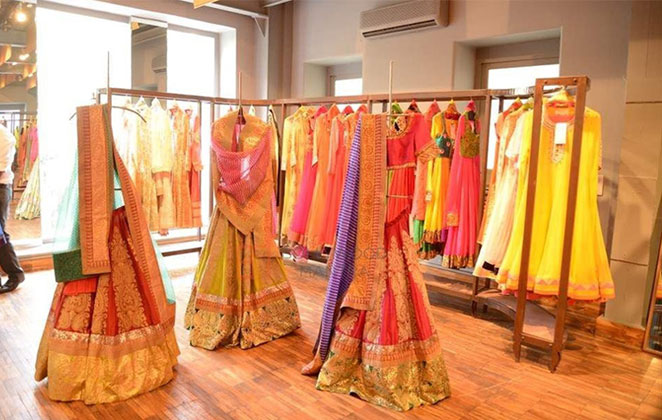 Top 10 Places in Delhi for Wedding Shopping – EaseMyTrip.com